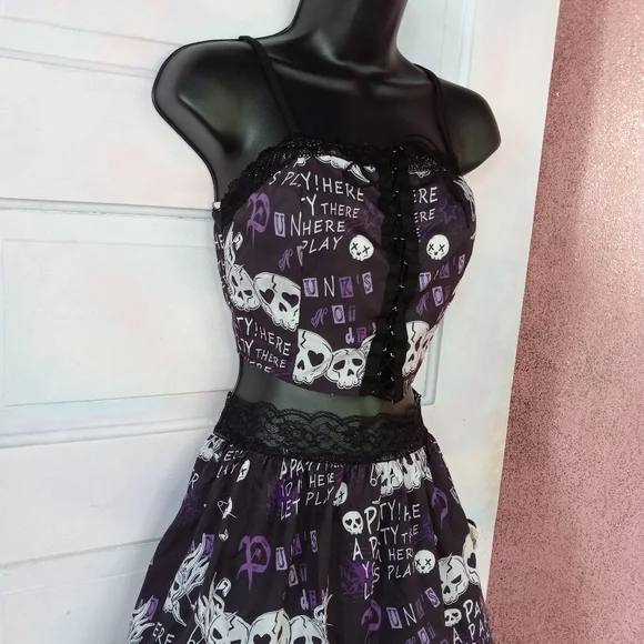 Kawaii Goth nwt corset top skirt set! Black lace, purple party skull FINAL PRICE - Picture 6 of 12